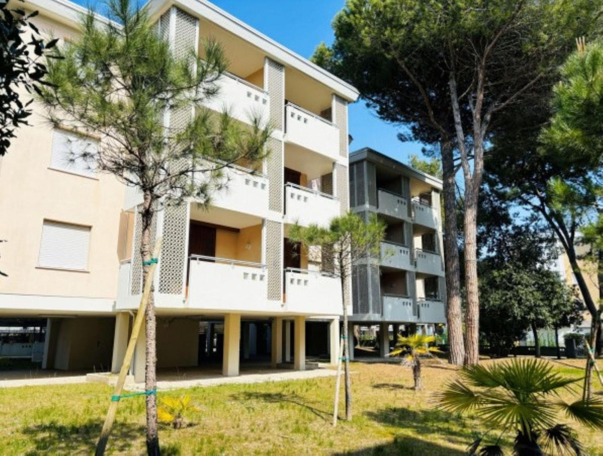 Flat With Sunny Terrace Close To The * Bibione